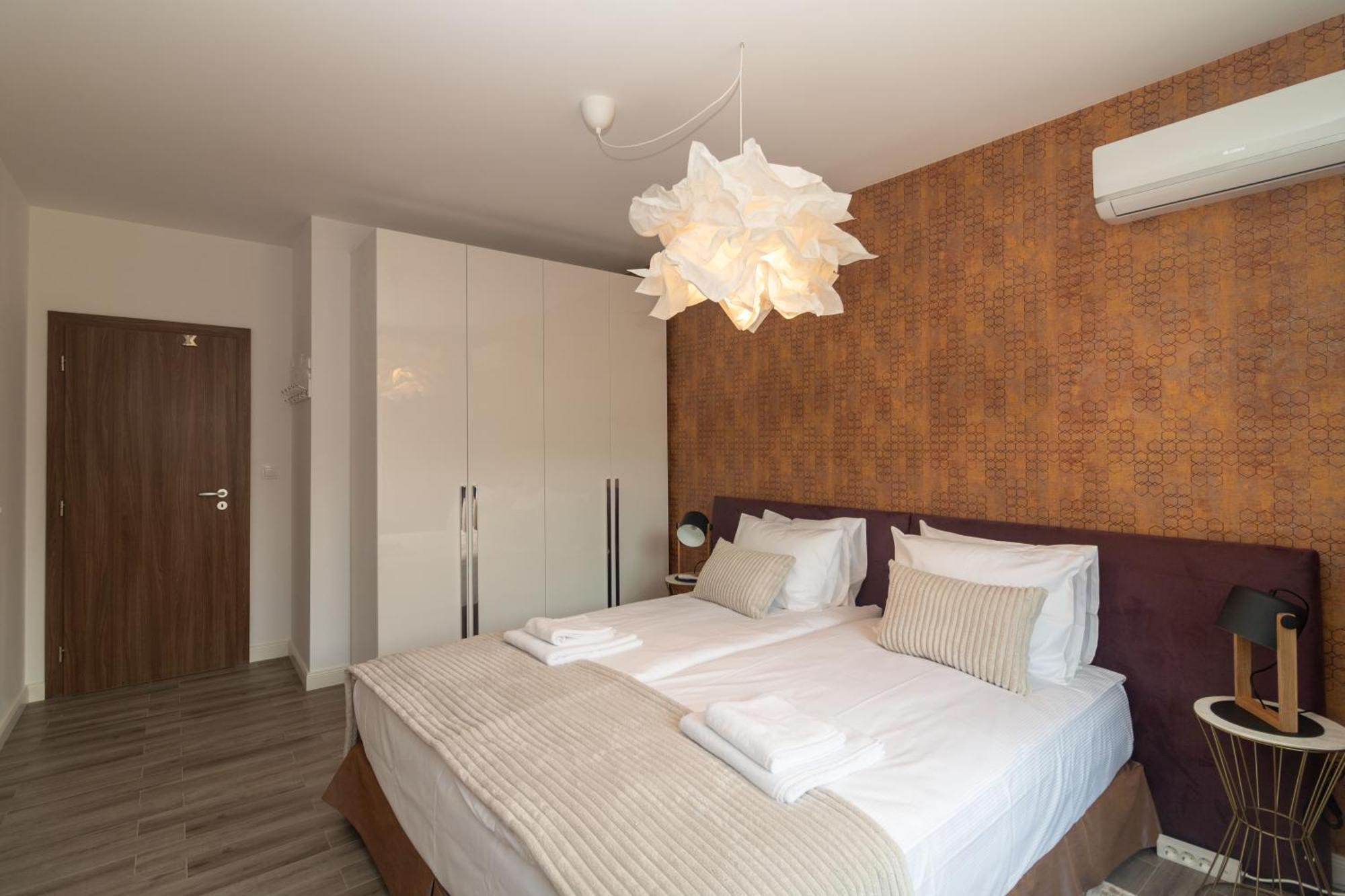 Contemporary Charm In Old Sofia Apartment Exterior photo